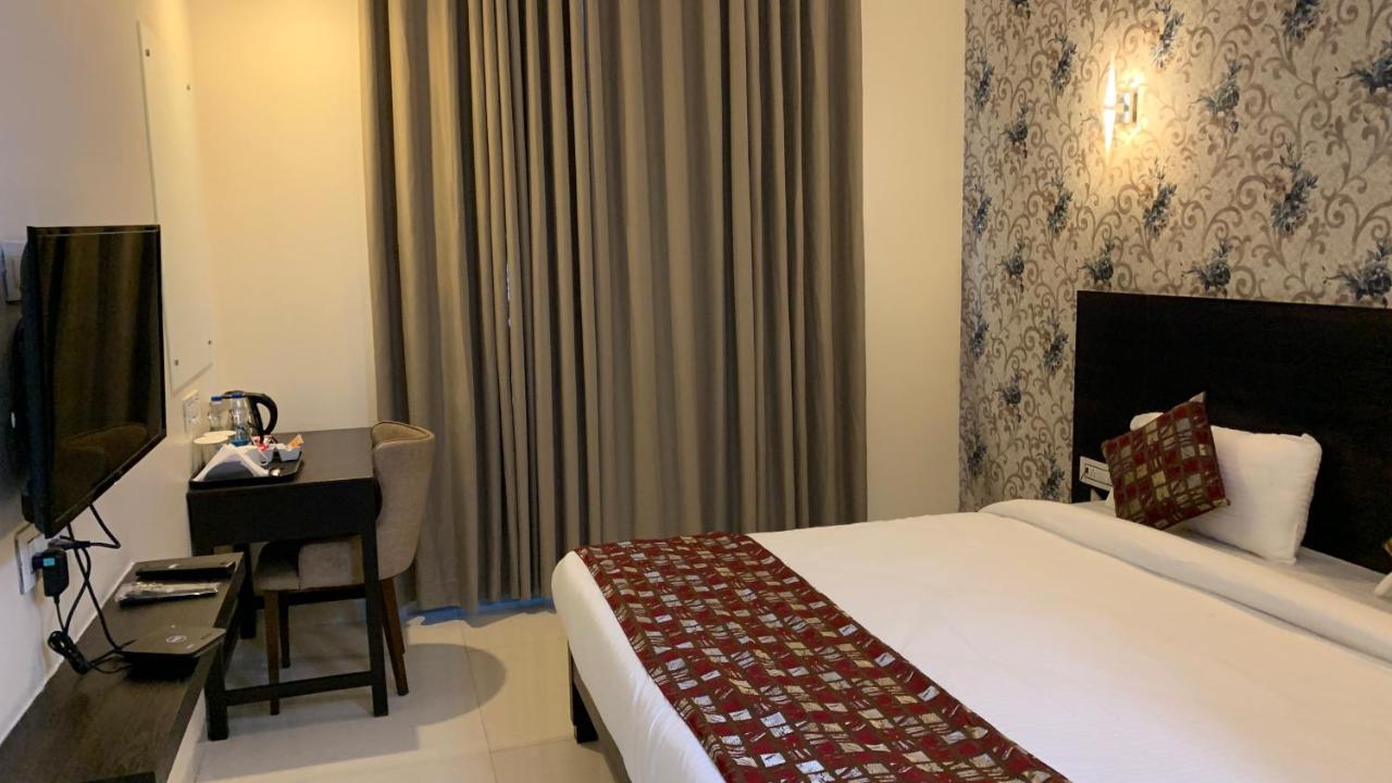 Hotel Singh'S By Wb Inn, Vashi, Νάβι Μουμπάι Εξωτερικό φωτογραφία